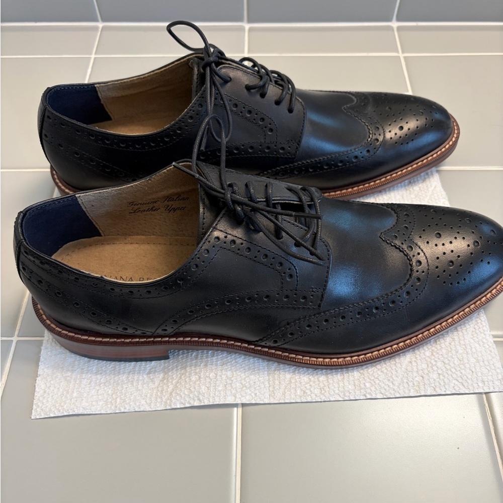 Banana Republic Black Mens Leather Wingtips - Picture 2 of 7